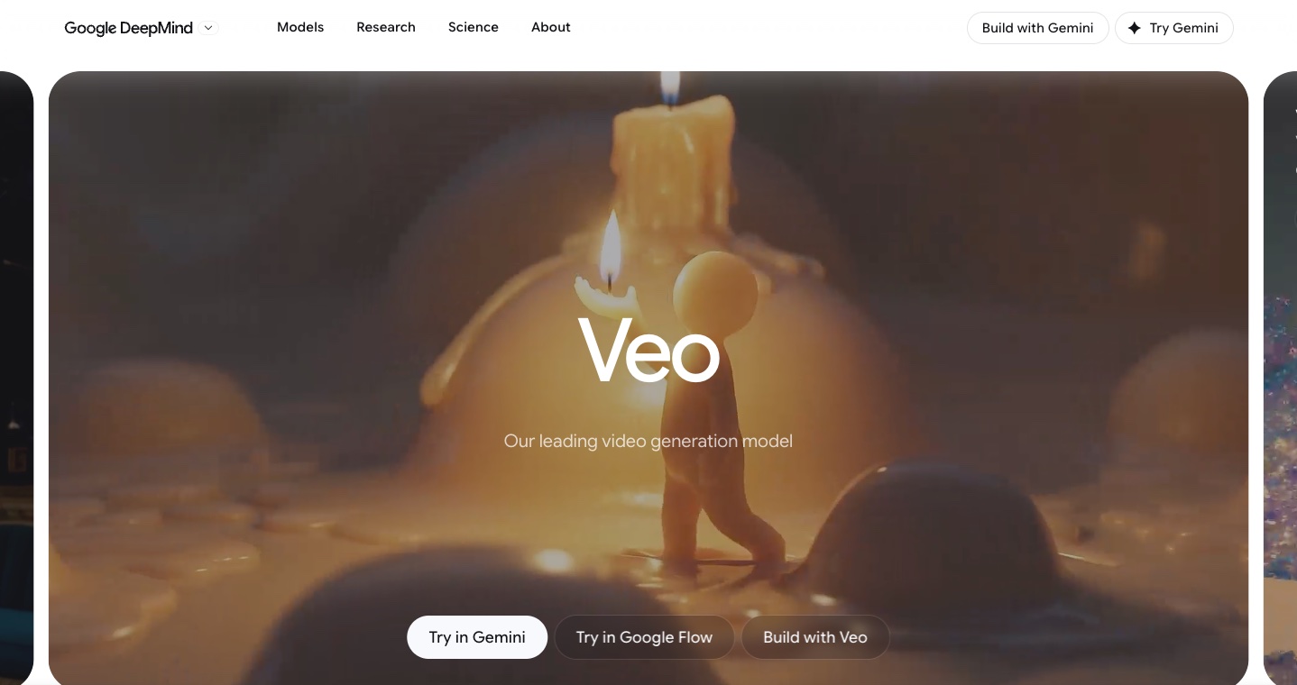Google DeepMind公式サイトのVeoのページ。「Our leading video generation model」の説明と、「Try in Gemini」「Try in Google Flow」「Build with Veo」のボタンが並ぶ(2026年10月時点)
